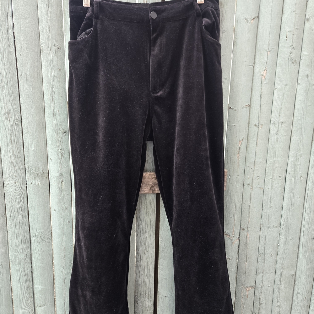 Goldie Black Velvet Pants Straight Leg Mid Rise Size M
